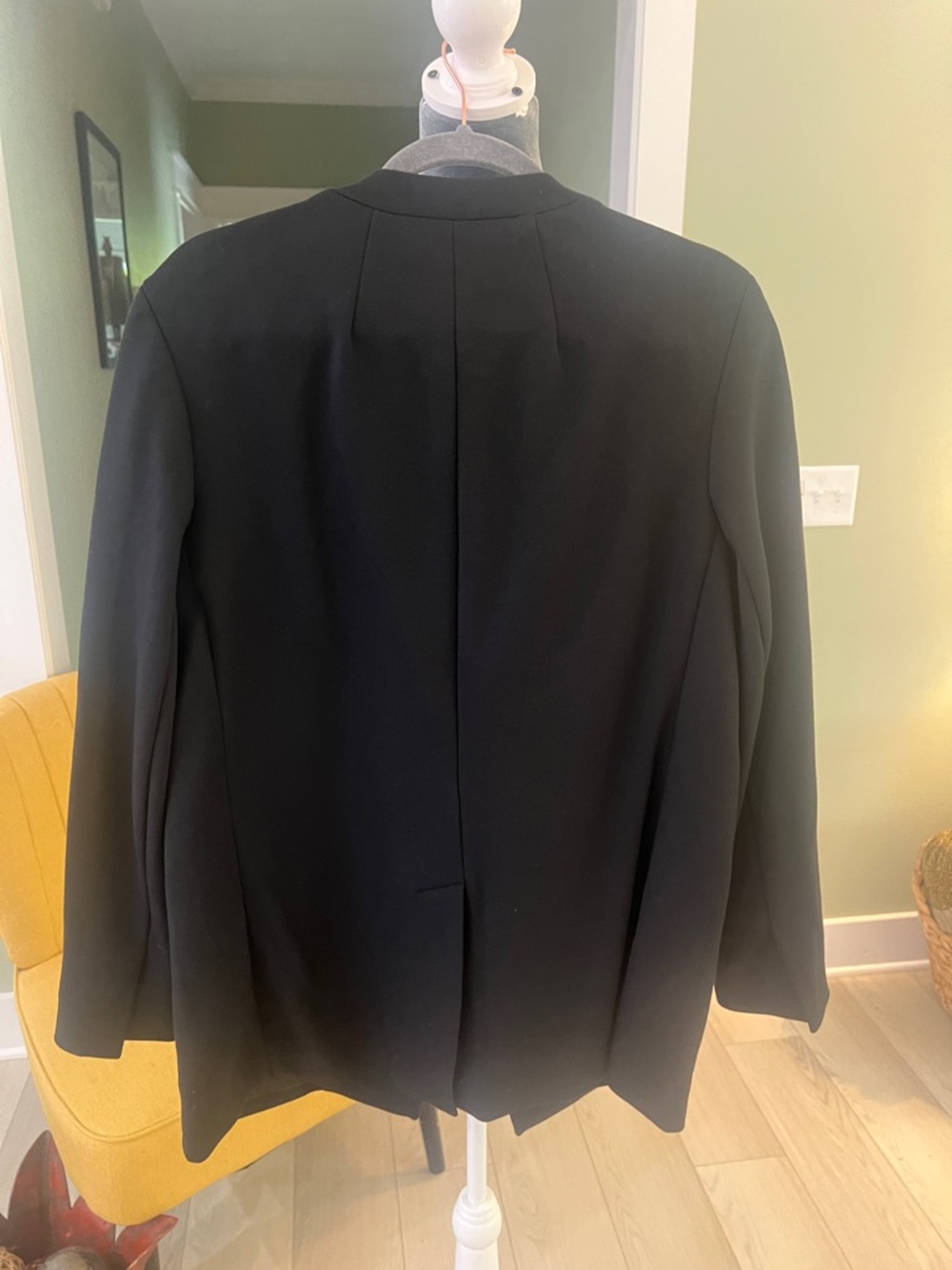 SPANX Black Open-Front Blazer. One button closure - Picture 3 of 8